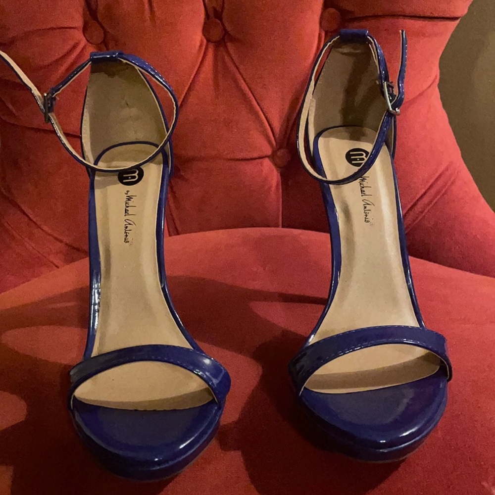 Royal blue heels. Size 8. Brand New